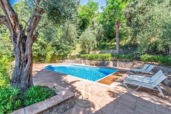 Grasse, Maison 8 Chambres -  340 m² à vendre