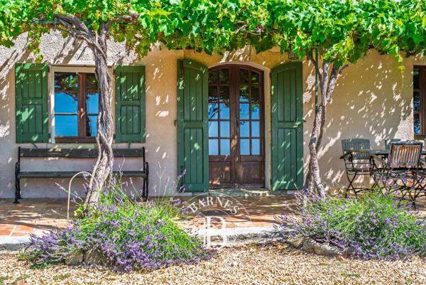 Grasse, Maison 8 Chambres -  340 m² à vendre