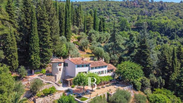 Grasse, Maison 8 Chambres -  340 m² à vendre
