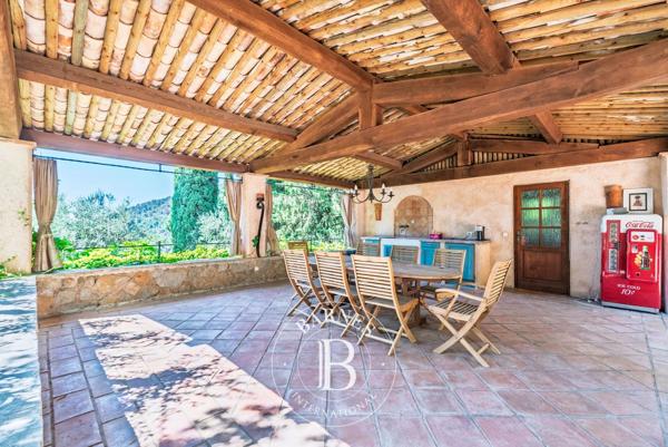Grasse, Maison 8 Chambres -  340 m² à vendre