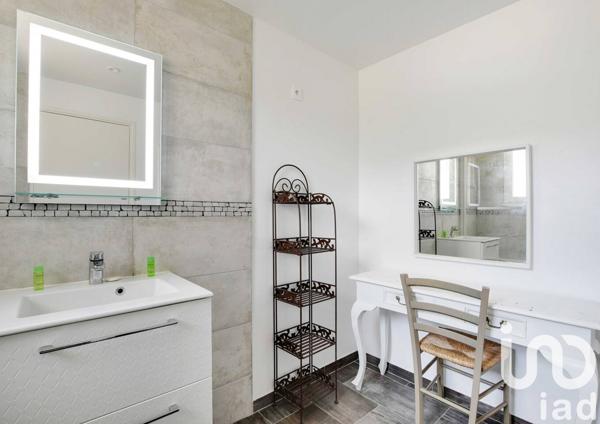 Building for sale 347 m² Orly