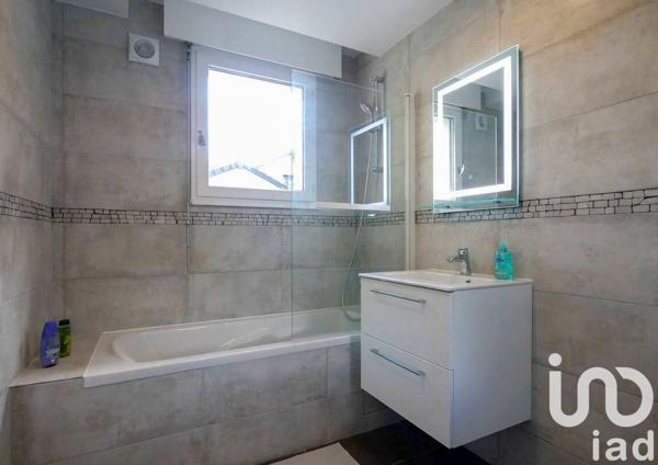 Building for sale 347 m² Orly