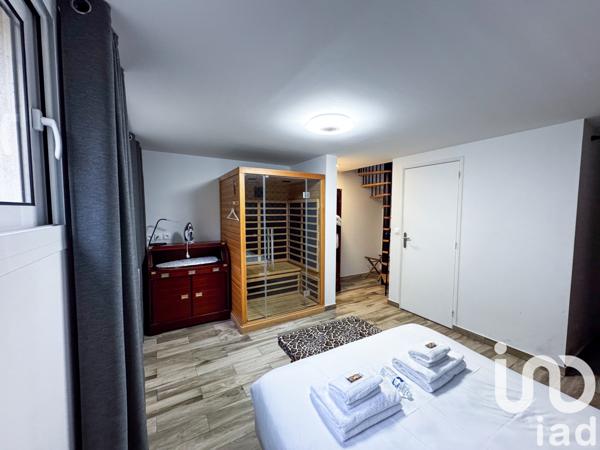 Building for sale 347 m² Orly