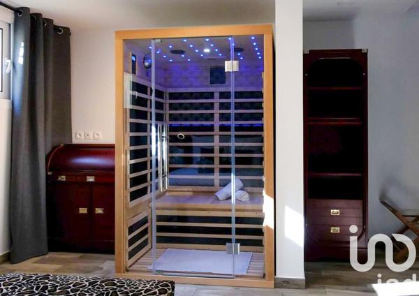 Building for sale 347 m² Orly