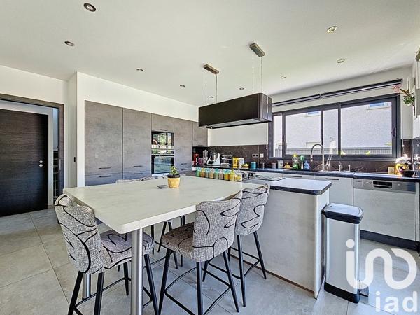 Maison à vendre 6 pièces 160 m² Cluses