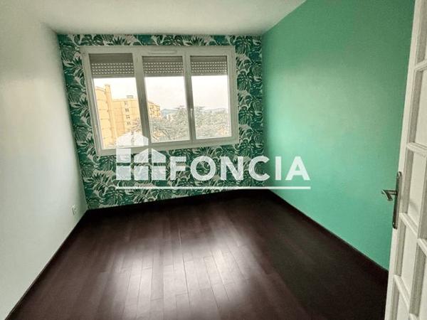 Location Appartement 4 pièces 88.33 m² - 106 AVENUE PIERRE VALDO Lyon 69005