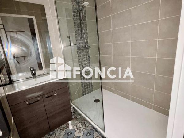 Location Appartement 4 pièces 88.33 m² - 106 AVENUE PIERRE VALDO Lyon 69005