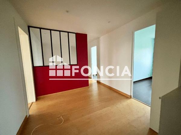 Location Appartement 4 pièces 88.33 m² - 106 AVENUE PIERRE VALDO Lyon 69005