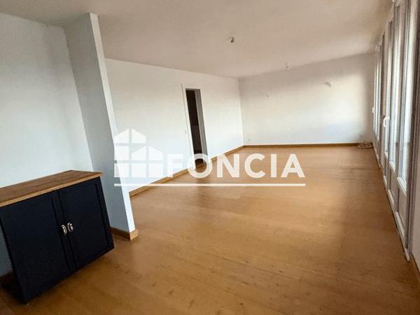 Location Appartement 4 pièces 88.33 m² - 106 AVENUE PIERRE VALDO Lyon 69005