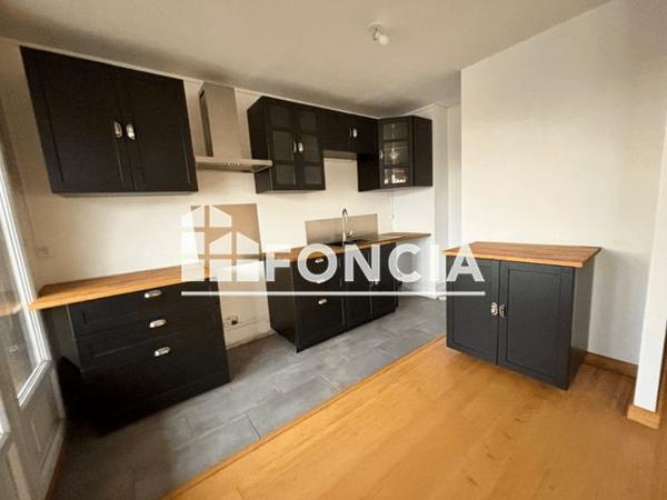 Location Appartement 4 pièces 88.33 m² - 106 AVENUE PIERRE VALDO Lyon 69005