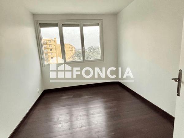 Location Appartement 4 pièces 88.33 m² - 106 AVENUE PIERRE VALDO Lyon 69005