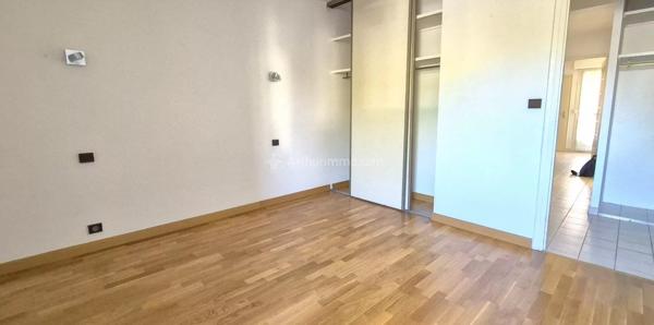 Location                                                      Appartement
                        
                     3 pièces                      76 m2                     à Albi