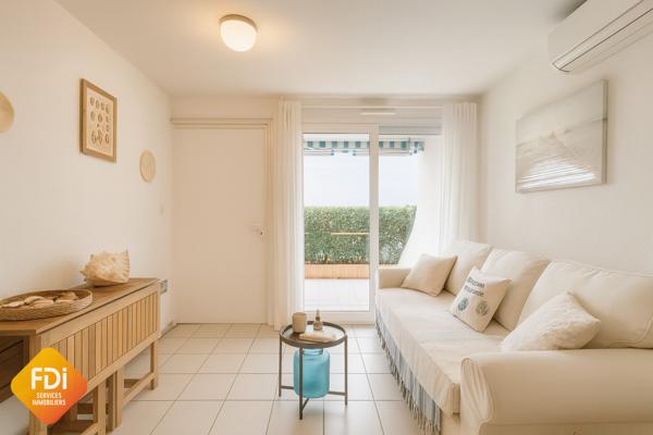 PORT CAMARGUE - PLAGE NORD - P2 REZ-DE-JARDIN AVEC PARKING -