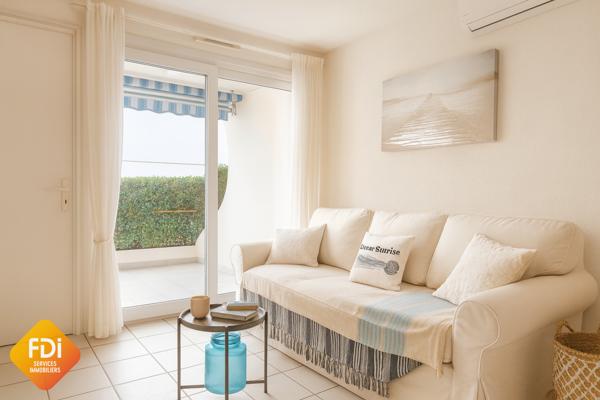 PORT CAMARGUE - PLAGE NORD - P2 REZ-DE-JARDIN AVEC PARKING -