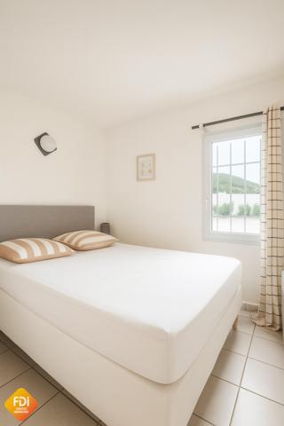 PORT CAMARGUE - PLAGE NORD - P2 REZ-DE-JARDIN AVEC PARKING -