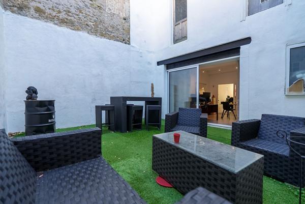 CARCASSONNE – VARSOVIE A louer Local commercial 72m² avec clim revers., patio, cave, et stationnement