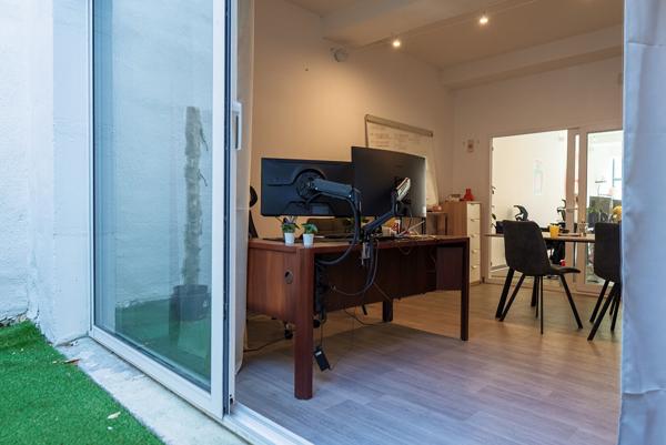 CARCASSONNE – VARSOVIE A louer Local commercial 72m² avec clim revers., patio, cave, et stationnement