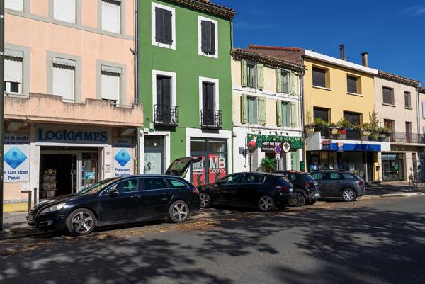CARCASSONNE – VARSOVIE A louer Local commercial 72m² avec clim revers., patio, cave, et stationnement