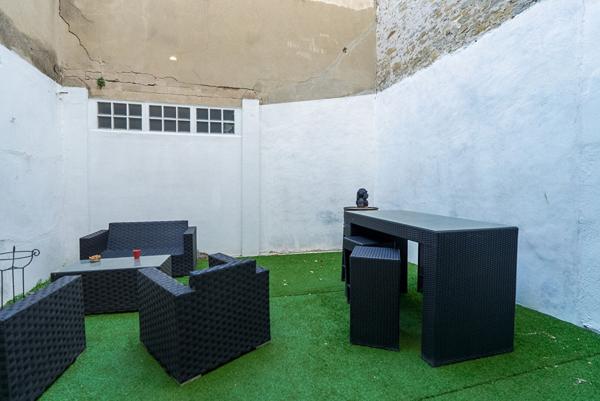 CARCASSONNE – VARSOVIE A louer Local commercial 72m² avec clim revers., patio, cave, et stationnement