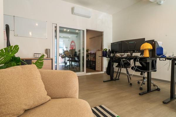 CARCASSONNE – VARSOVIE A louer Local commercial 72m² avec clim revers., patio, cave, et stationnement