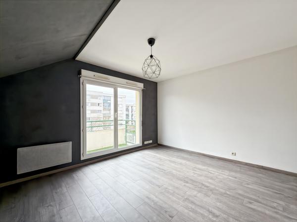 Corbeil-Essonnes (91100) Appartement de type T2 balcon parking
