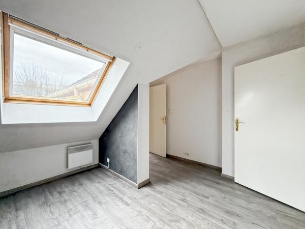 Corbeil-Essonnes (91100) Appartement de type T2 balcon parking