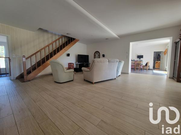 Maison à vendre 8 pièces 208 m² Saint-Pierre-du-Chemin