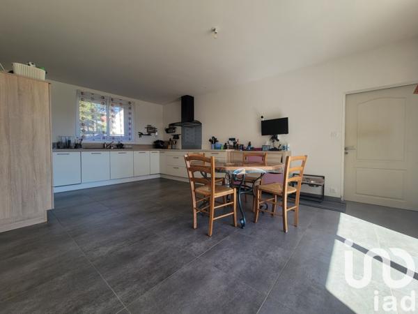 Maison à vendre 8 pièces 208 m² Saint-Pierre-du-Chemin