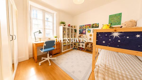 Joli T3 de 62m2 traversant avec parquet et cheminée