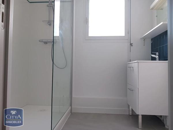 Appartement à louer 2 pièces 68.02m²