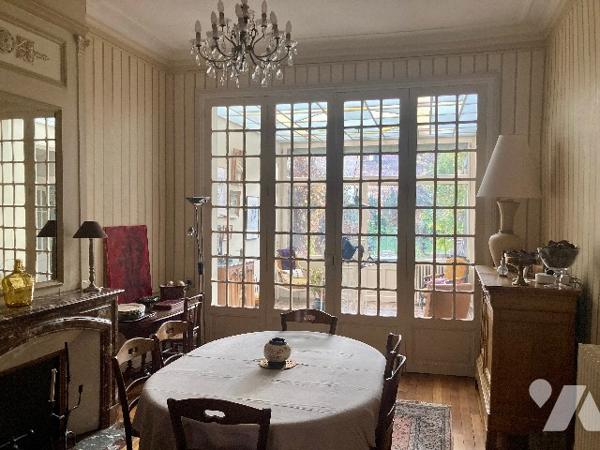 MAISON HYPER CENTRE-VILLE AVEC JARDIN ET GARAGE