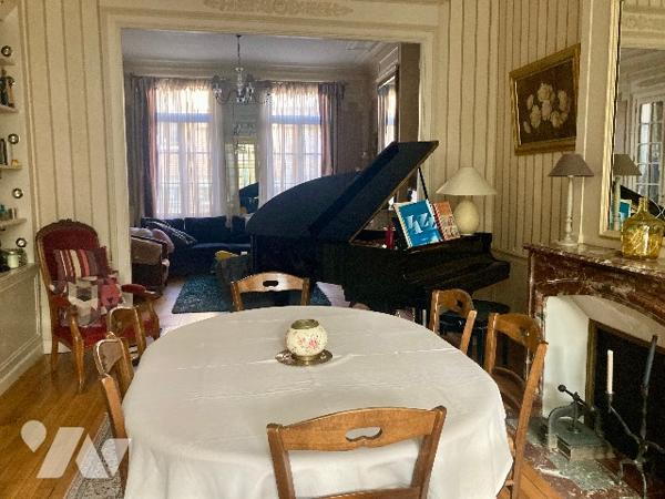 MAISON HYPER CENTRE-VILLE AVEC JARDIN ET GARAGE