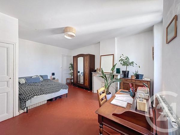 Immeuble à vendre  187,96 m2 TRETS - 13