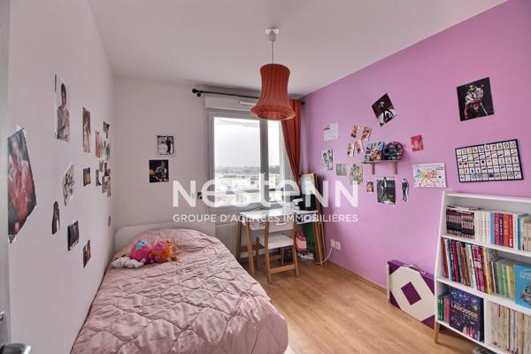 proche TRAMWAYS : MAGNIFIQUE T4 en toit terasse sans vis à vis