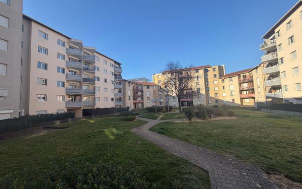 Appartement à vendre    2 pièces • 48,22 m2 Grenoble