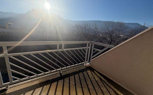 Appartement à vendre    2 pièces • 48,22 m2 Grenoble