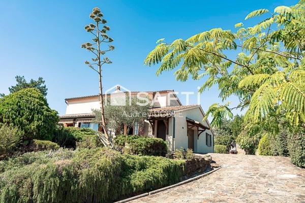 07140 Les Vans :Maison de 145m² avec vue dominante et terrain de 1950m²