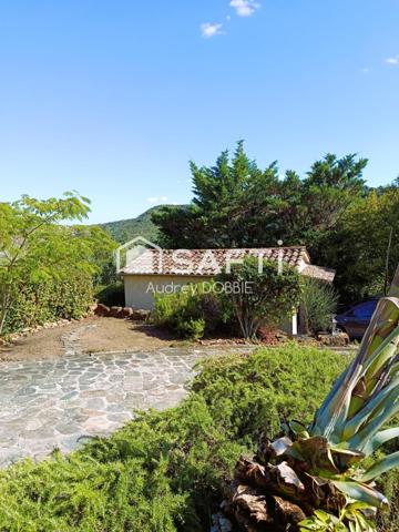 07140 Les Vans :Maison de 145m² avec vue dominante et terrain de 1950m²