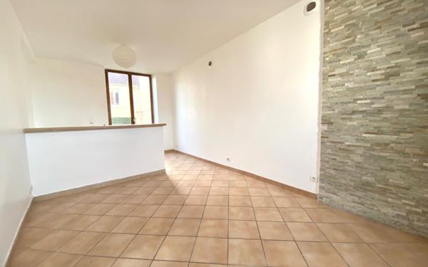 Appartement à vendre    3 pièces •  Épône