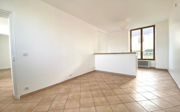 Appartement à vendre    3 pièces •  Épône