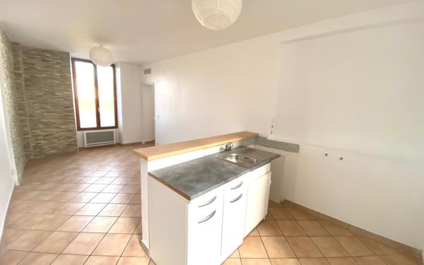 Appartement à vendre    3 pièces •  Épône