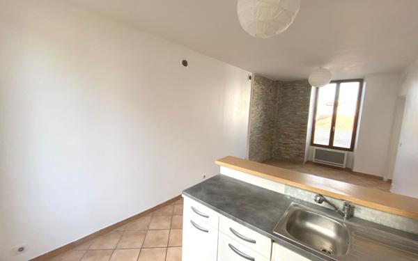 Appartement à vendre    3 pièces •  Épône