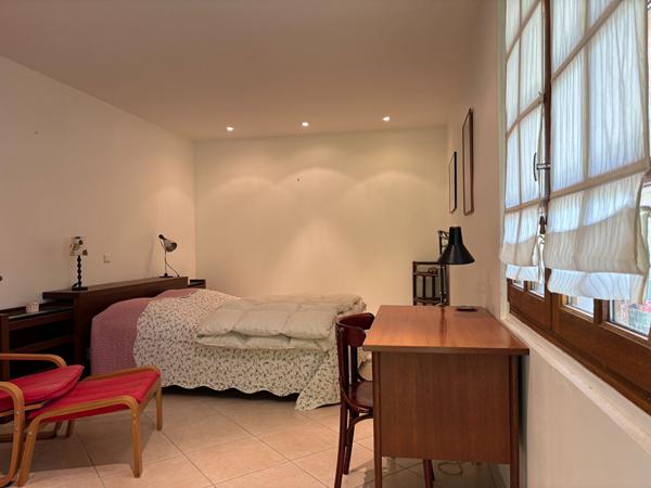 Maison proche de toutes commodités, 8 pièces, 6 chambres, 185 m² sur 2913 m² de terrain