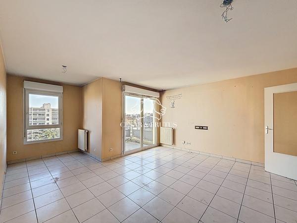 Appartement avec balcon et garage