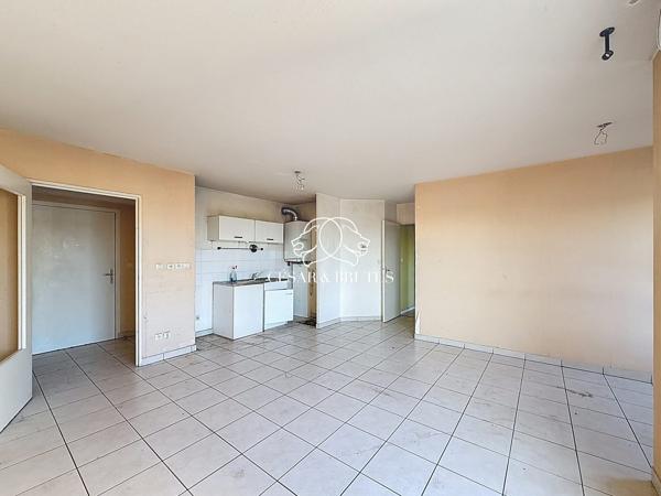 Appartement avec balcon et garage