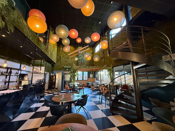 Immeuble d'activités et de bureaux VERRIERES LE BUISSON 953.43 m²