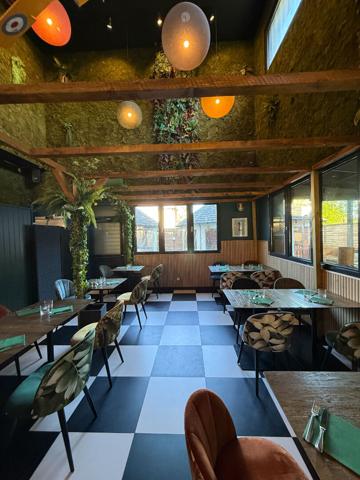 Immeuble d'activités et de bureaux VERRIERES LE BUISSON 953.43 m²