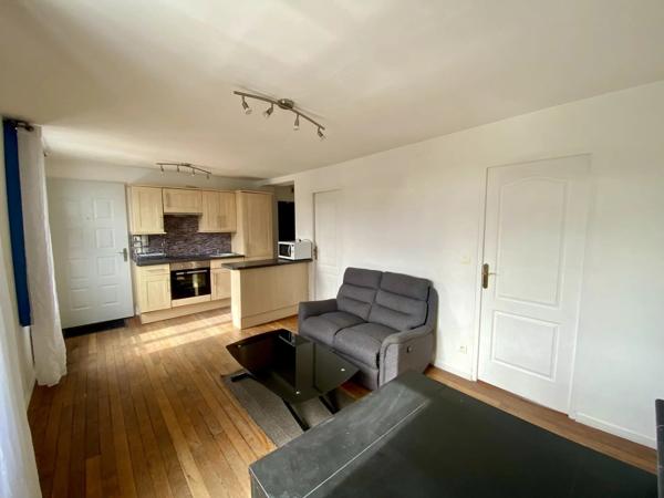 Vente                                                      Appartement
                        
                     3 pièces                      42 m2                     à Creil