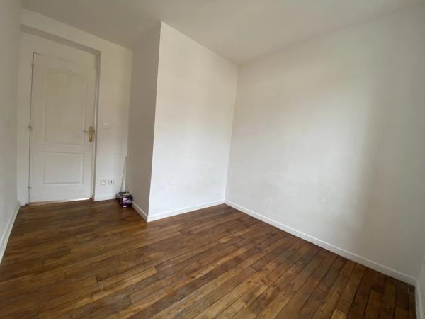 Vente                                                      Appartement
                        
                     3 pièces                      42 m2                     à Creil