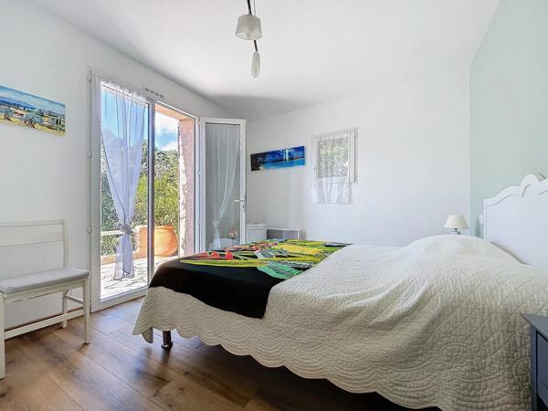 Magnifique villa avec F2 indépendant piscine garage